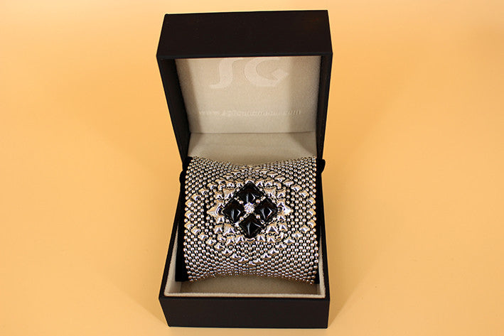 SG Liquid Metal PRB2-AS– Antique Silver and Onyx Bracelet by Sergio Gutierrez