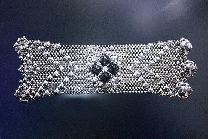 SG Liquid Metal PRB1- AS – Antique Silver Finish and Onyx Bracelet by Sergio Gutierrez