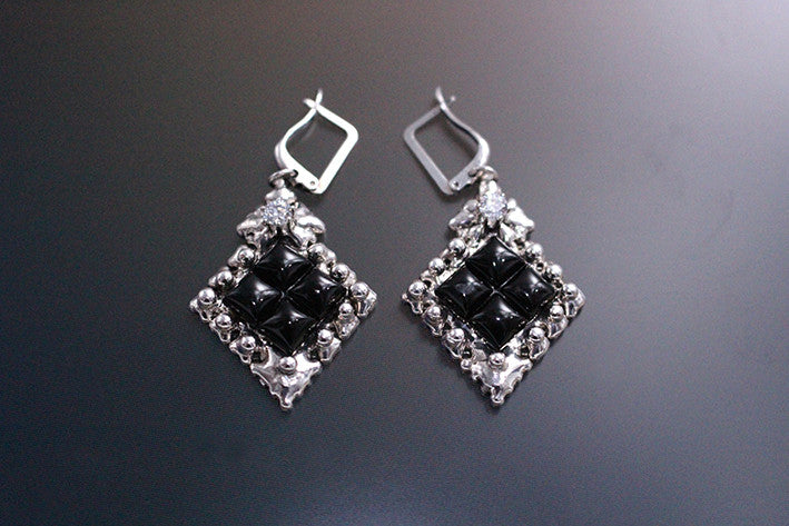 SG Liquid Metal PR-E1 – Antique Silver and Onyx Earring by Sergio Gutierrez