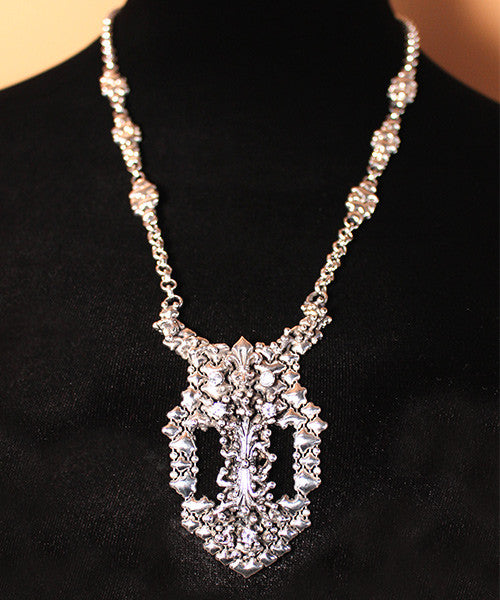 SG Liquid Metal LEN 3982 – Antique silver finish necklace by Sergio Gutierrez